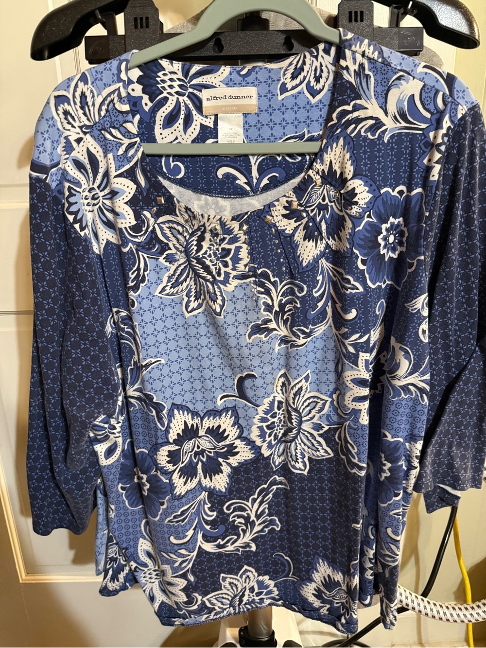 Alfred Dunner Navy and Light Blue Floral Long Sleeve Scoop Neck Top 3x